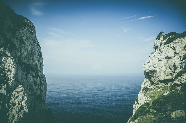 La croisière en Corse, entre pierre et mer